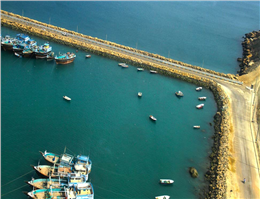 India Slow to Expand Iran Port/ China Races Ahead at Rival Hub