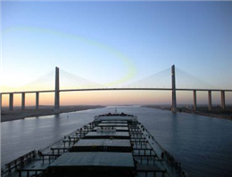 Suez Canal Cuts Tolls for Dry Bulkers
