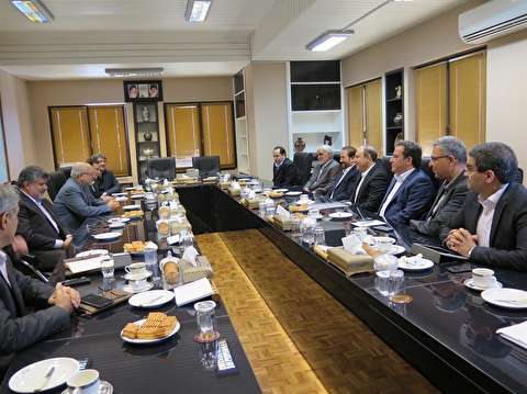 دیدار مدیرعامل کشتیرانی و هیئت همراه با وزیر صنعت، معدن و تجارت