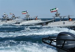 رژه یگانهای نیروی دریایی سپاه در خلیج فارس