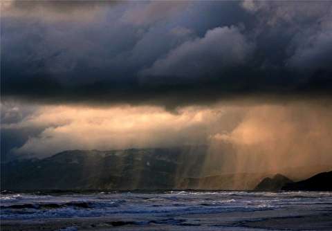 پیش بینی ارتفاع موج تا سه متر در آب‌های شمالی خلیج فارس