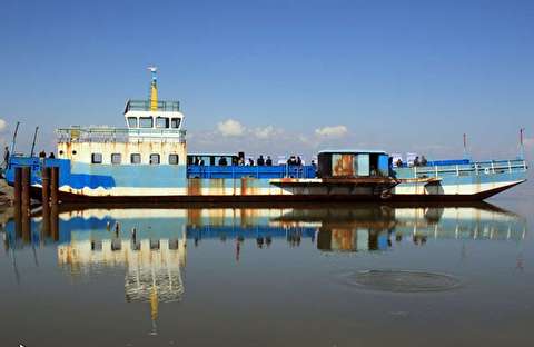 کشتی «حمزه» پس از 6 سال در دریاچه ارومیه شناور شد