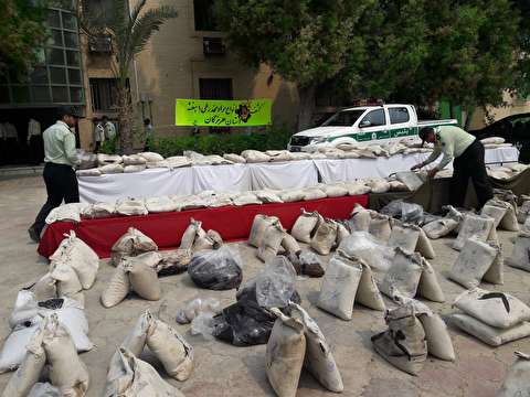 توقیف 2.5 تن مواد مخدر در مناطق دریایی خوزستان