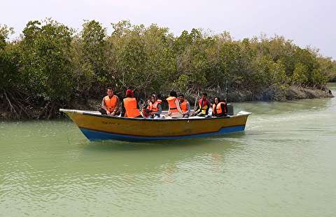 توسعه امکانات گردشگری دریایی در سواحل سیریک