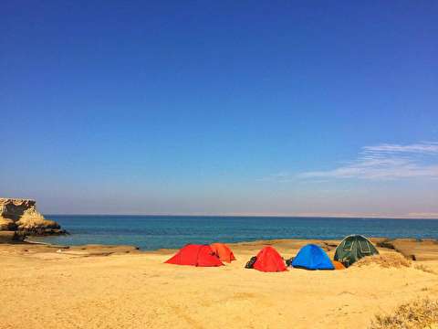 ایجاد کمپ گردشگری در جزایر و سواحل خلیج فارس