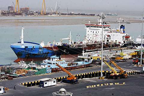 بازدید فرمانده ناجا از بندر ماهشهر