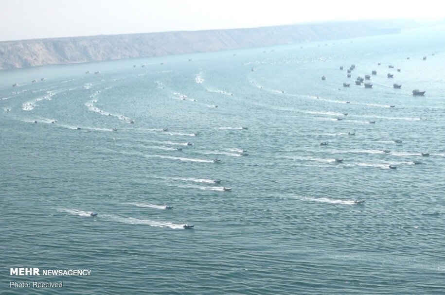 بزرگترین رژۀ بسیج دریایی با حضور ۷۰۰ شناور در عسلویه برگزار شد