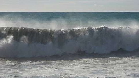 ورود و خروج کشتی‌ها به بنادر جمهوری آذربایجان محدود شد