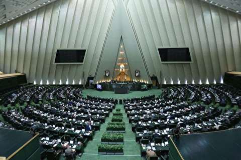 آغاز مراسم افتتاحیه مجلس یازدهم با حضور روسای قوا