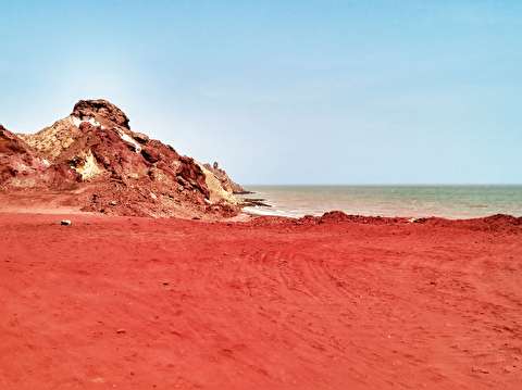 احداث مجتمع گردشگری در ساحل جزیره هرمز