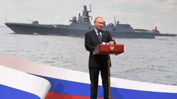 پوتین: ۶۰ ناو یا کشتی نظامی روسیه در اقیانوس‌ها هستند