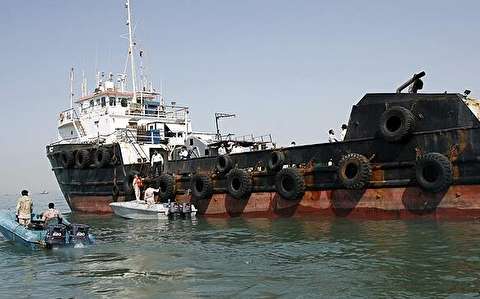 ۷۰۰۰ لیتر سوخت قاچاق در خلیج‌فارس کشف شد