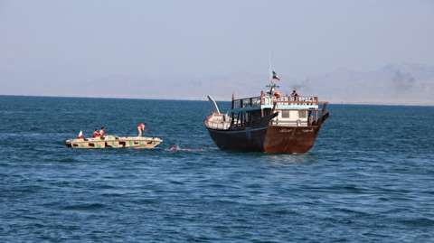 توقیف شناور محموله حشیش در آب‌های آبادان