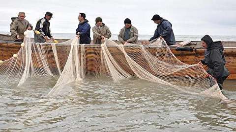 خزر مواج است