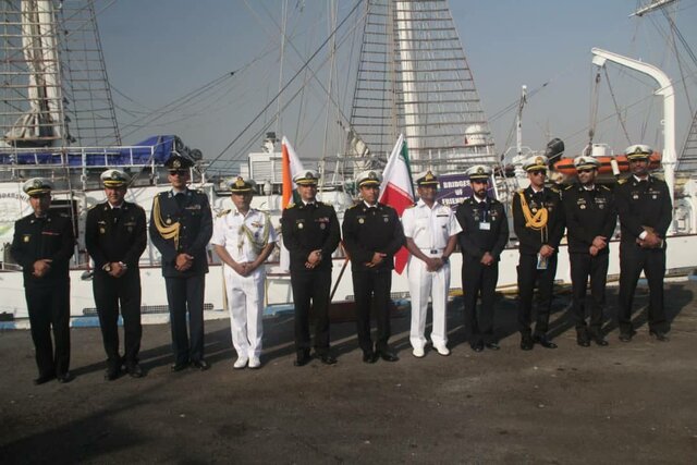 پهلوگیری کشتی آموزشی نیروی دریایی ارتش هند در بندرعباس