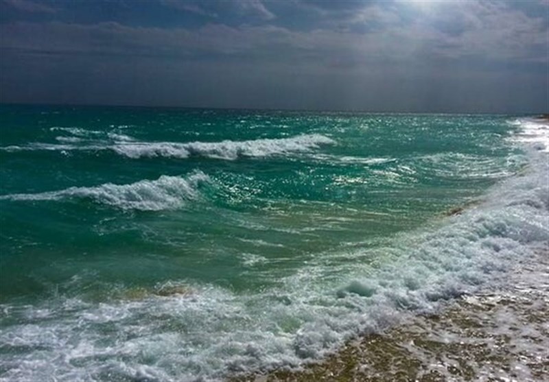 آب‌های شمال غرب خلیج فارس مواج و توفانی است/شناور‌ها احتیاط کنند