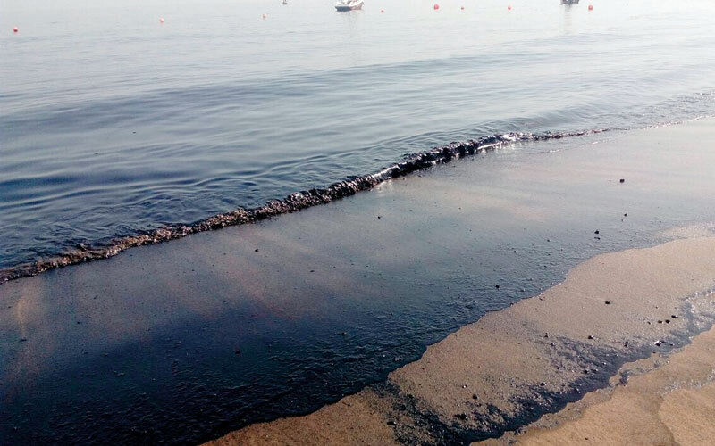 ۱۵ کیلومتر مربع از آب‌های جزیره خارگ دچار آلودگی‌های نفتی است
