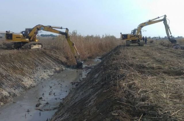 اجرای عملیات لایروبی کانال‌های دسترسی گلستان به دریای خزر