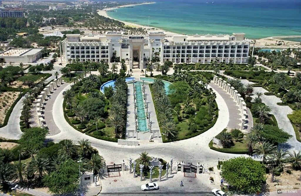 دو هتل ۵ ستاره در جزیره کیش افتتاح شد/ ظرفیت رزرواسیون هتل‌های کیش به ۹۰ درصد رسید