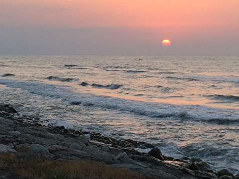 خزر مواج است