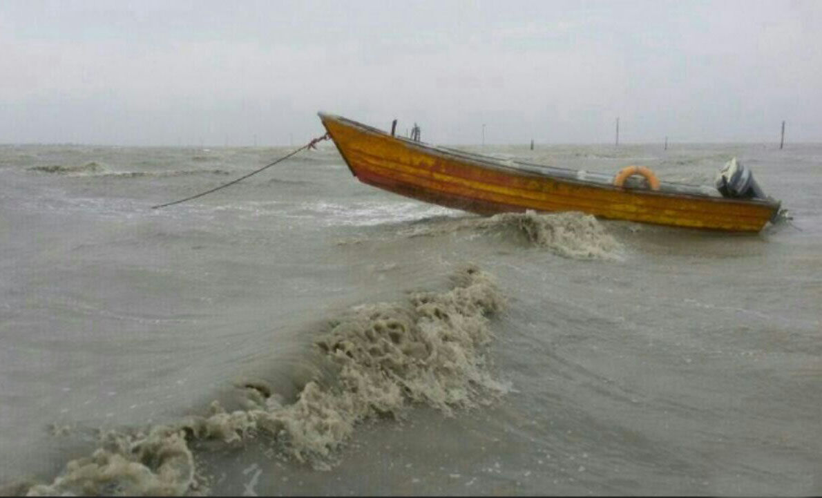 آب‌های ساحلی خوزستان و شمال غرب خلیج فارس مواج است