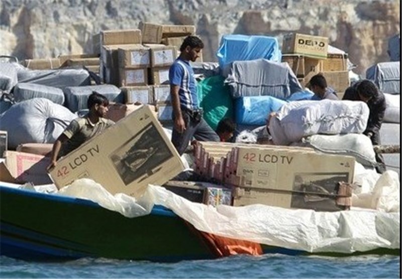 توقیف ۲ شناور تجاری حامل کالای خانگی قاچاق در آب‌های شمال خلیج فارس