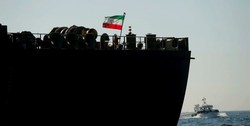 کشتی ایرانی وارد آب‌های سوریه شد؛ سوخت با تانکر به لبنان منتقل می‌شود