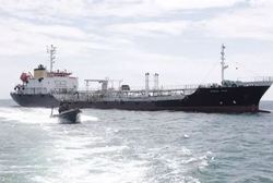 اندونزی یک نفتکش را توقیف کرد