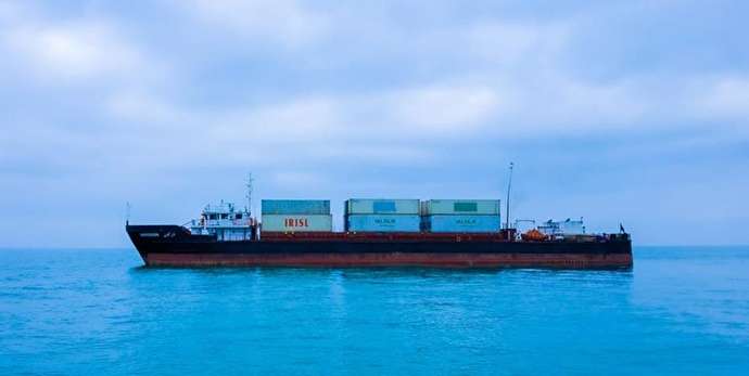 کشتیرانی دریای خزر با بیش از ۲۰۰ کانتینر یخچالی آماده حمل صادراتی محصولات میوه‌ای و گلخانه‌ای است / با اقتدار پای تداوم صادرات و واردات کشور ایستاده‌ایم