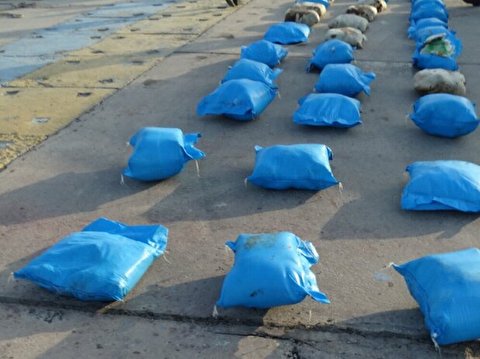 کشف ۵۰۰ کیلو گرم مواد مخدر در سواحل چابهار + فیلم