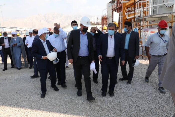 رئیس و نمایندگان کمیسیون انرژی از سکوی گازی میدان پارس جنوبی بازدید کردند