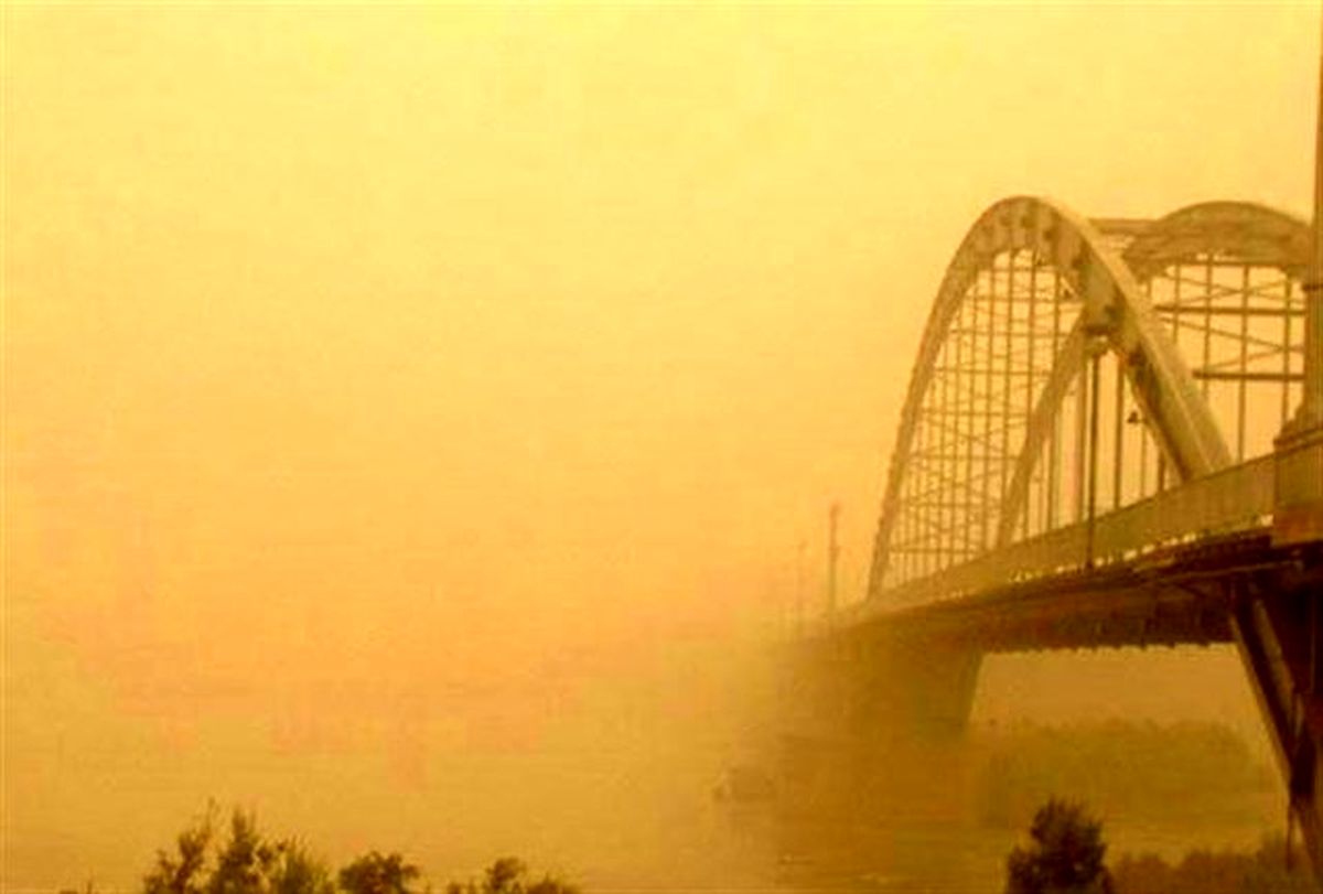 گرد و خاک شهر‌های ساحلی خوزستان را به تعطیلی کشاند
