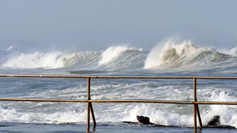 آب‌های شمال غرب خلیج فارس در دو روز آینده مواج و توفانی است