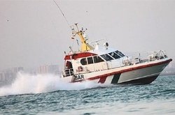 نجات ۳ سرنشین قایق صیادی از خطر غرق شدن در آب‌های بوشهر
