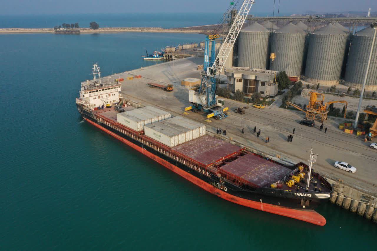 ایجاد مسیر دریایی صادرات کانتینریِ مرکبات از بندرامیرآباد به کشور روسیه