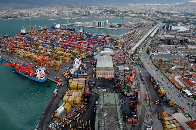 حمل و نقل دریایی و بنادر ترکیه به کمک به زلزله زدگان شتافت