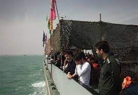 نخستین کاروان راهیان نور دریایی از بندر بوشهر به جزیره خارگ اعزام شد