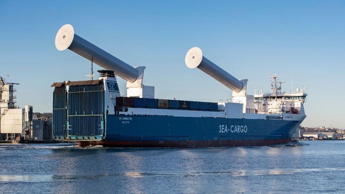 تردد بزرگترین کشتی RoRo جهان در مسافت‌های داخلی