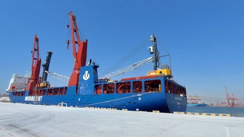 بندر صلاله عمان برای پهلوگیری بزرگترین کشتی‌های کانتینری آماده می‌شود