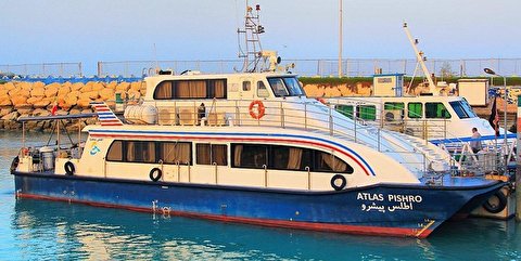 تردد شناورها از قشم به لارک به‌ دلیل تلاطم دریا لغو شد