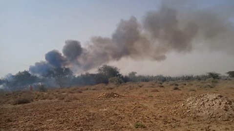 مهار آتش سوزی در نیزار‌های اطراف آبراه اروندرود