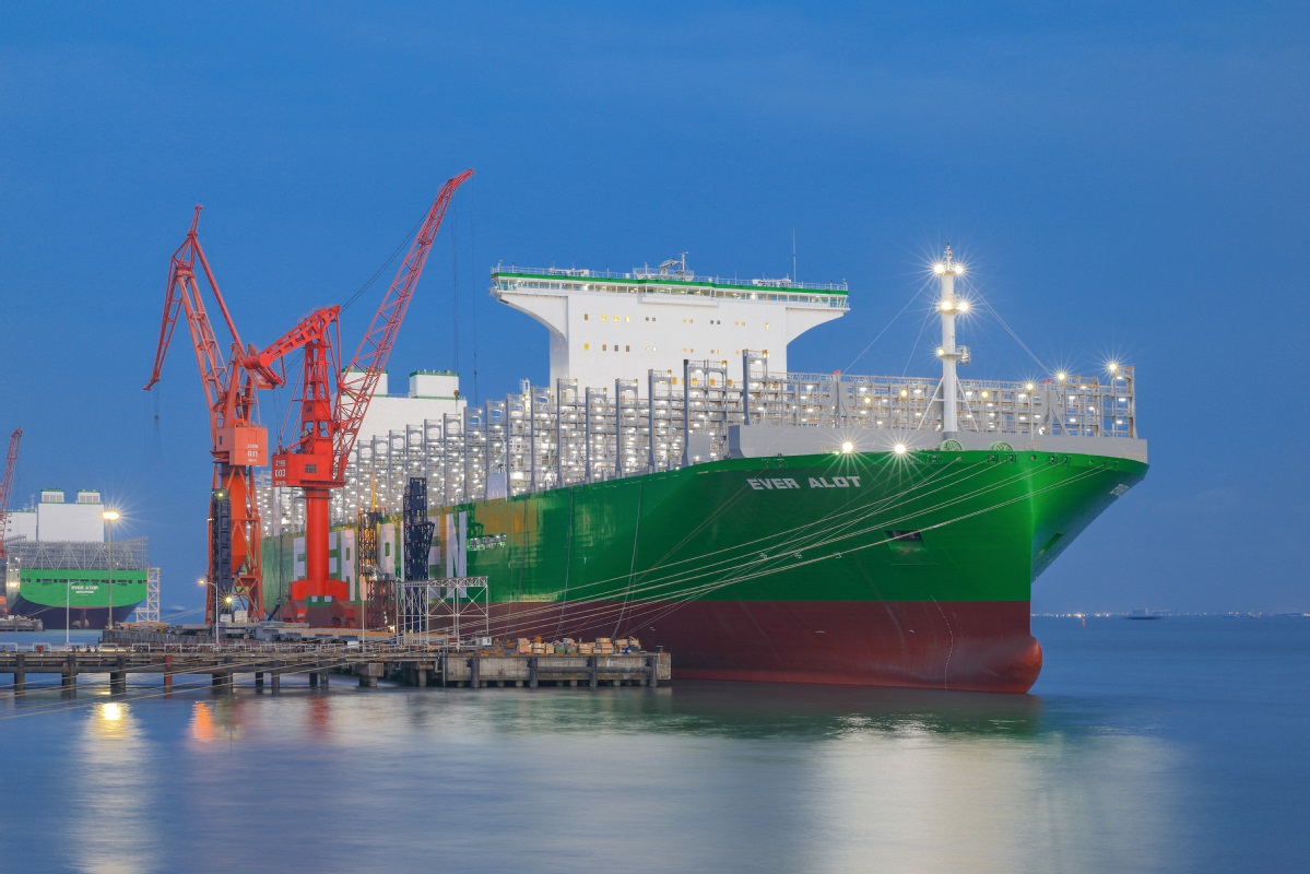 تحویل بزرگترین کشتی کانتینری جهان به شرکت تایوانی توسط چین