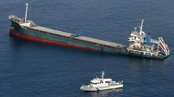 برخورد کشتی نفتکش ژاپنی با یک کشتی باری در سواحل ژاپن