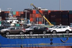 ترانزیت ۴۰ هزار خودروی خارجی از بنادر ایران به کشور‌های منطقه