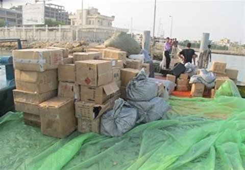 توقیف دو شناور باری حامل کالای خانگی قاچاق در آب‌های شمال غرب خلیج فارس