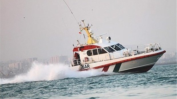 عملیات امداد پزشکی به خدمه شناوری صیادی در خلیج‌فارس با موفقیت انجام شد