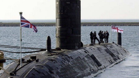 زیردریایی اتمی انگلیس گرفتار حریق شد
