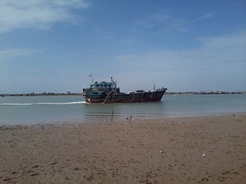 توقیف شناور حامل کالای قاچاق در دهانه آبراه اروندرود