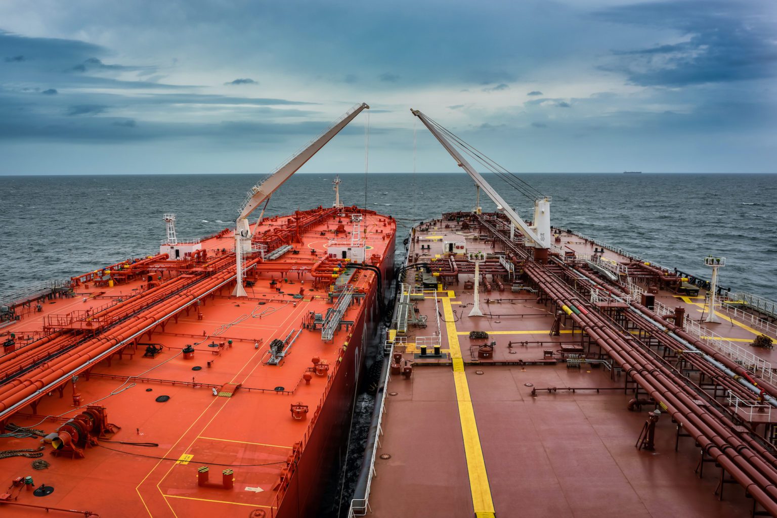 روسیه برای انتقال کشتی به کشتی نفت ترمینال شناور در دریای بالتیک ایجاد کرد
