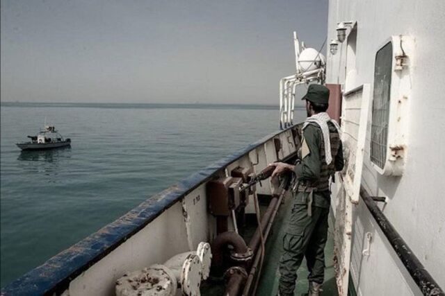 ناکامی قاچاقچیان در خروج غیرقانونی سوخت به آب‌های بین‌المللی در خلیج فارس